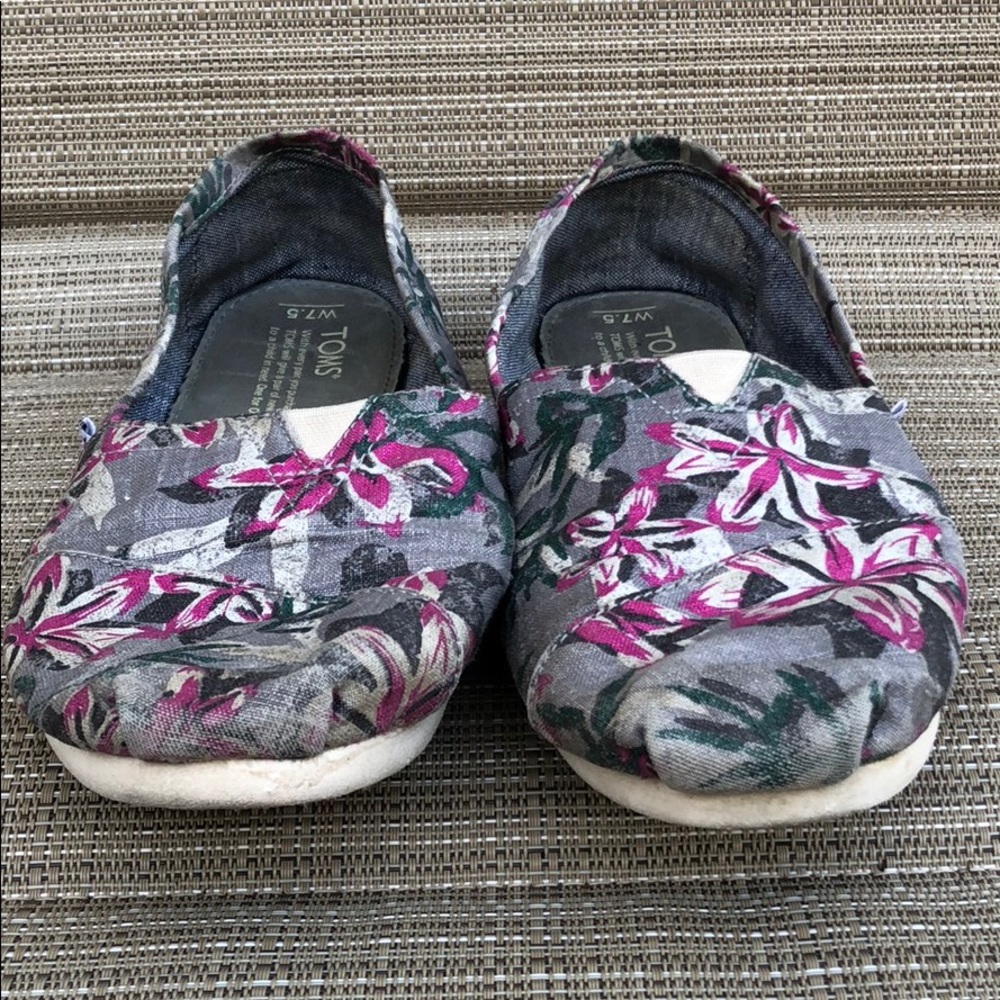 TOMS flats